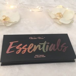 Violet Voss Essentials eyeshadow palette